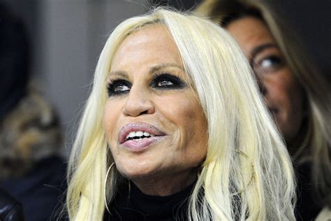 la donna di versace nel tempo|Donatella Versace oggi: a 69 anni, la biografia della .